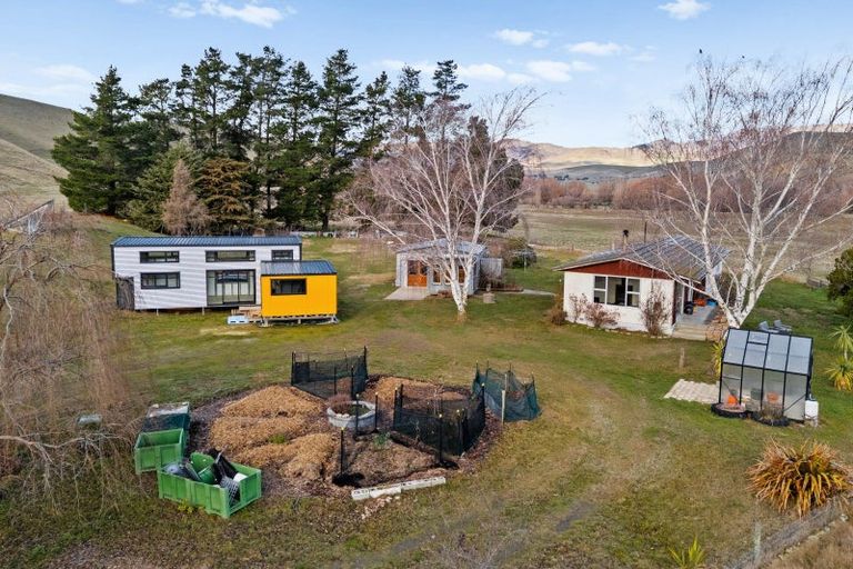 Photo of property in 2182 Tarras-cromwell Road, Tarras, Cromwell, 9383