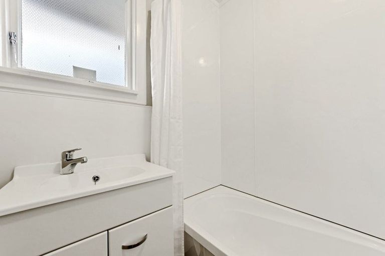 Photo of property in 2/694 Avonside Drive, Avonside, Christchurch, 8061