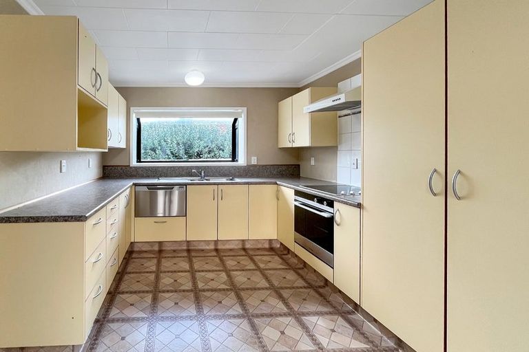 Photo of property in 5 Chertsey Court, Roslyn, Palmerston North, 4414