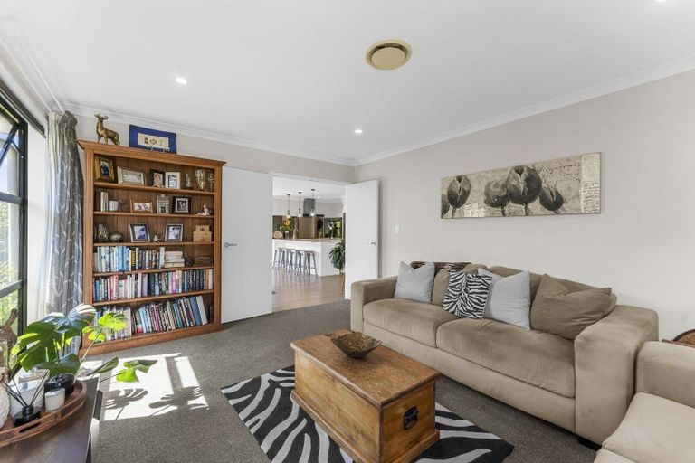 Photo of property in 12 Lakeside Terrace, Omokoroa, 3114