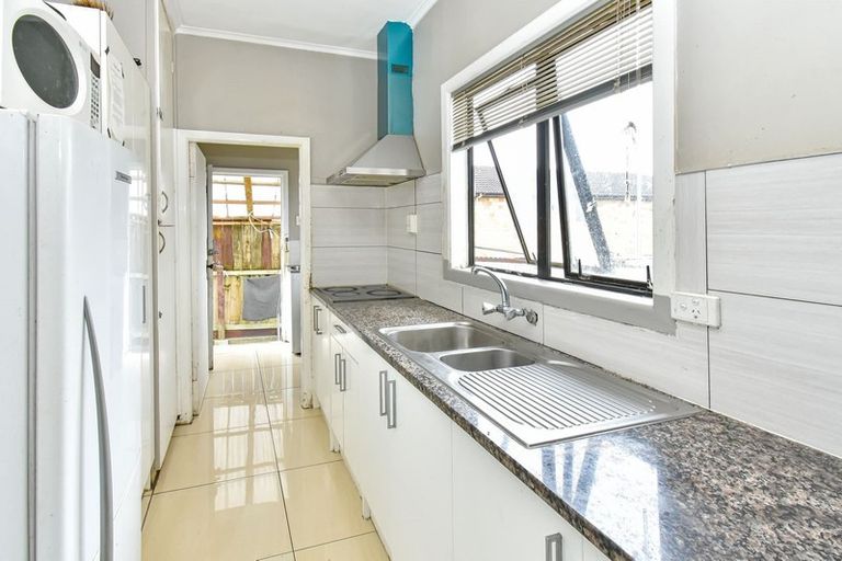 Photo of property in 5 Gordon Road, Papatoetoe, Auckland, 2025