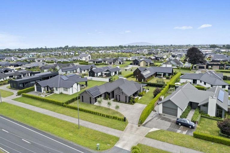 Photo of property in 131 Saint Kilda Road, Cambridge, 3434