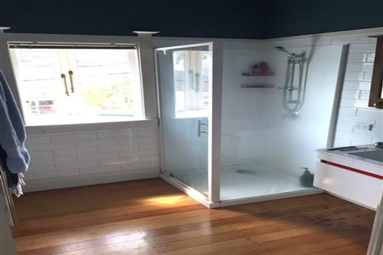 Photo of property in 24 Myrtle Crescent, Mount Cook, Wellington, 6021