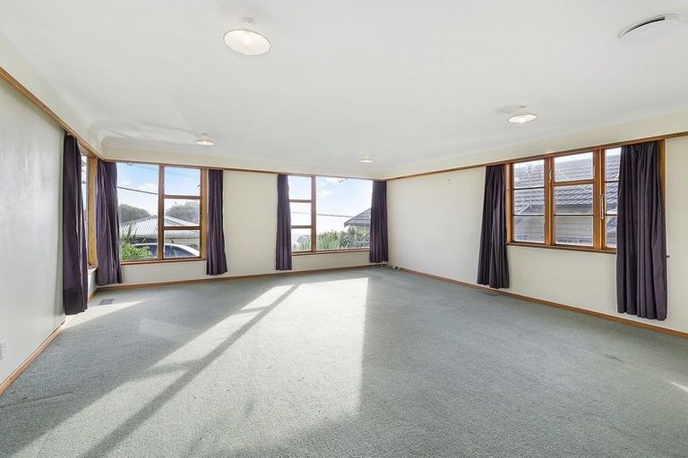 Photo of property in 17 Clifford Road, Johnsonville, Wellington, 6037
