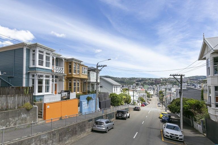 Photo of property in 96 Pirie Street, Mount Victoria, Wellington, 6011