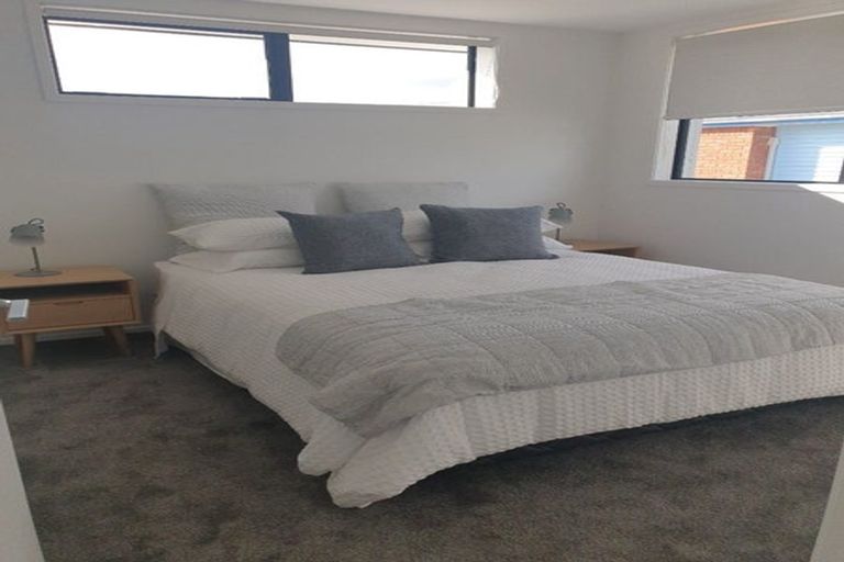 Photo of property in 8/8 Yeovil Road, Te Atatu Peninsula, Auckland, 0610