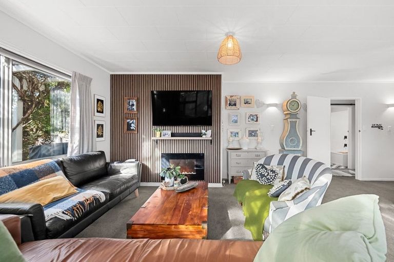 Photo of property in 210a Te Moana Road, Waikanae, 5036