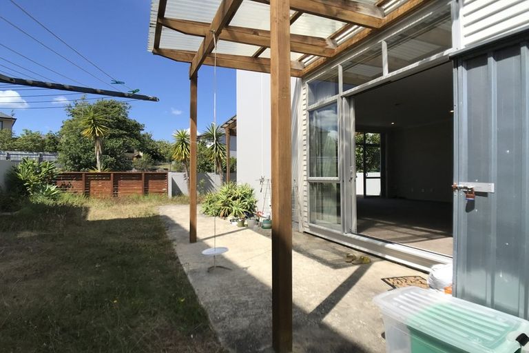 Photo of property in 111 Fernhill Way, Oteha, Auckland, 0632