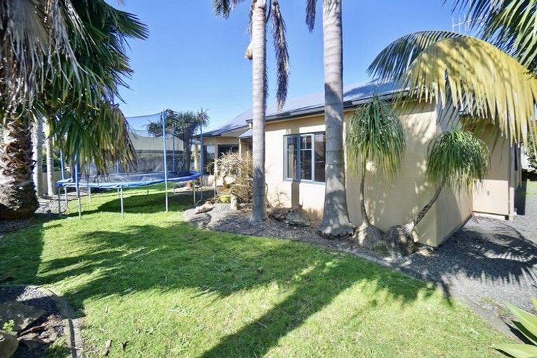 Photo of property in 17 Kopu Drive, Pyes Pa, Tauranga, 3112