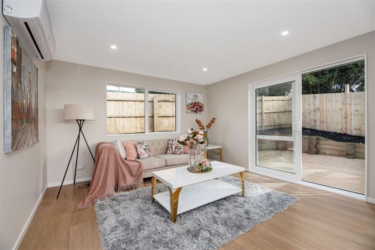 Photo of property in 18a Kearney Place, Massey, Auckland, 0614