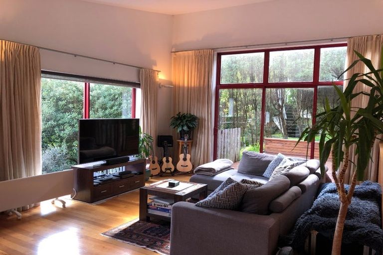 Photo of property in 8 Albemarle Road, Northland, Wellington, 6012