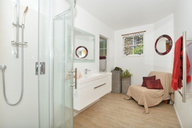 Photo of property in 2 Kaiwaka Road, Onerahi, Whangarei, 0110