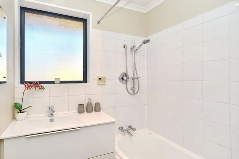 Photo of property in 40 Medina Crescent, Parklands, Christchurch, 8083