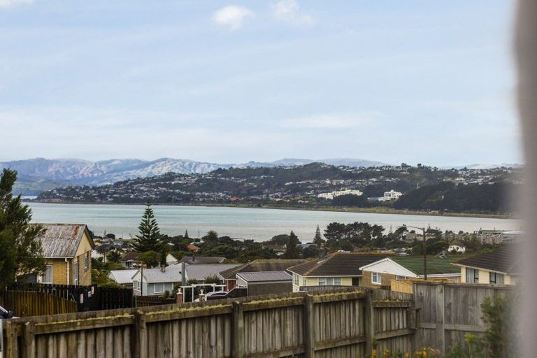 Photo of property in 30 Rangituhi Crescent, Takapuwahia, Porirua, 5022