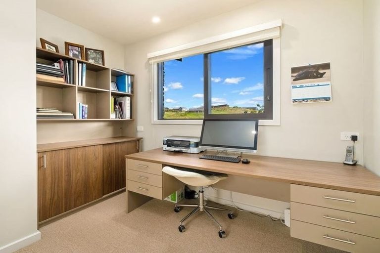 Photo of property in 12 Hidden Hills Drive, Wanaka, 9305