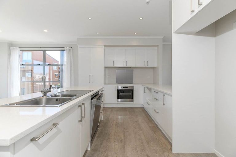 Photo of property in 1/4 Velma Road, Hillcrest, Auckland, 0627