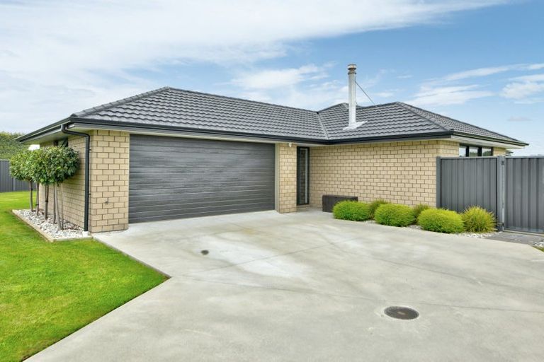 Photo of property in 11 Tui Place, Edendale, Wyndham, 9893