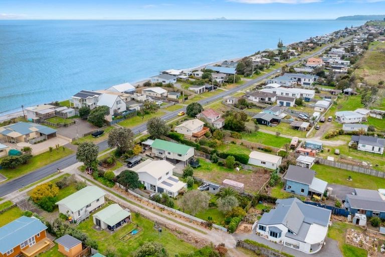 Photo of property in 240 Pukehina Parade, Pukehina, Te Puke, 3189
