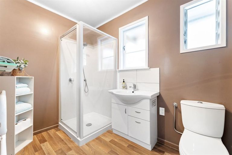Photo of property in 15 Waimauku Station Road, Waimauku, 0812