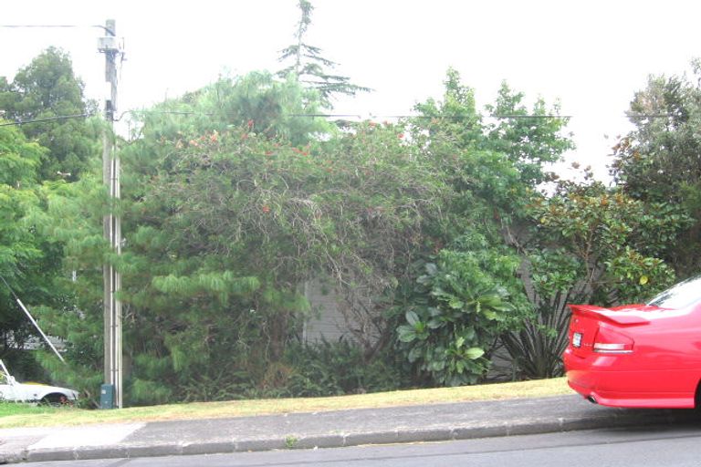 Photo of property in 1/47 Roberts Road, Glenfield, Auckland, 0629
