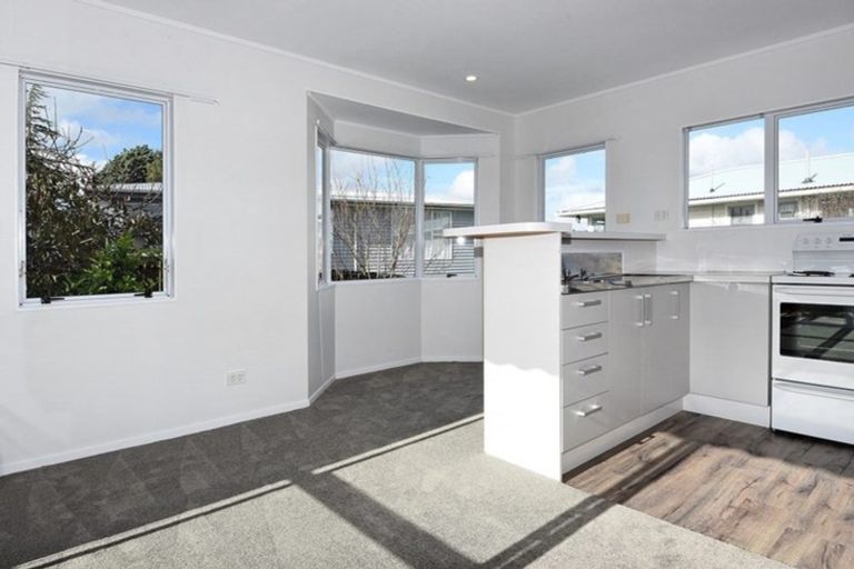 Photo of property in 18 Roberts Road, Te Atatu South, Auckland, 0610