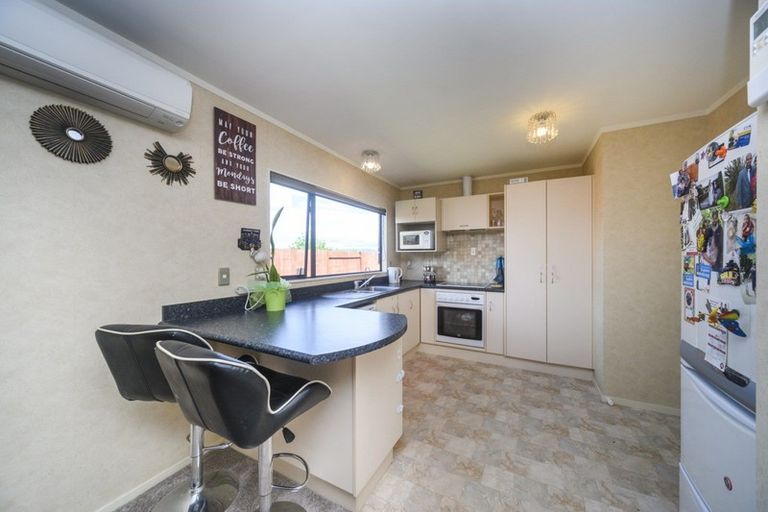 Photo of property in 12 Jordan Way, Kelvin Grove, Palmerston North, 4414