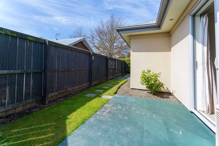 Photo of property in 2/12 Mounter Avenue, Northwood, Christchurch, 8051