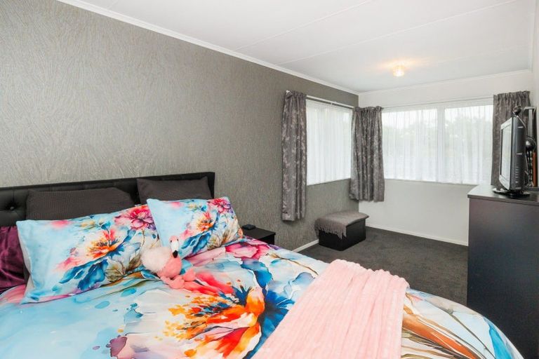 Photo of property in 32 Leander Place, Milson, Palmerston North, 4414