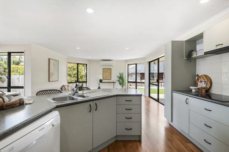 Photo of property in 29 Hugh Green Drive, Pinehill, Auckland, 0632