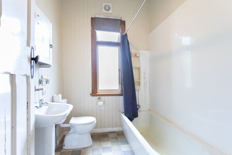 Photo of property in 10 Limbrick Street, Terrace End, Palmerston North, 4410