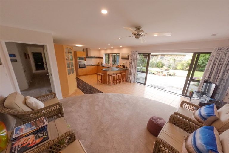 Photo of property in 8 Oribi Place, Whitianga, 3510