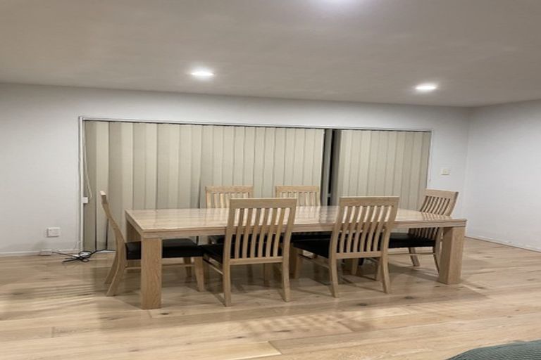 Photo of property in 7 Bordeaux Parade, Te Atatu South, Auckland, 0610