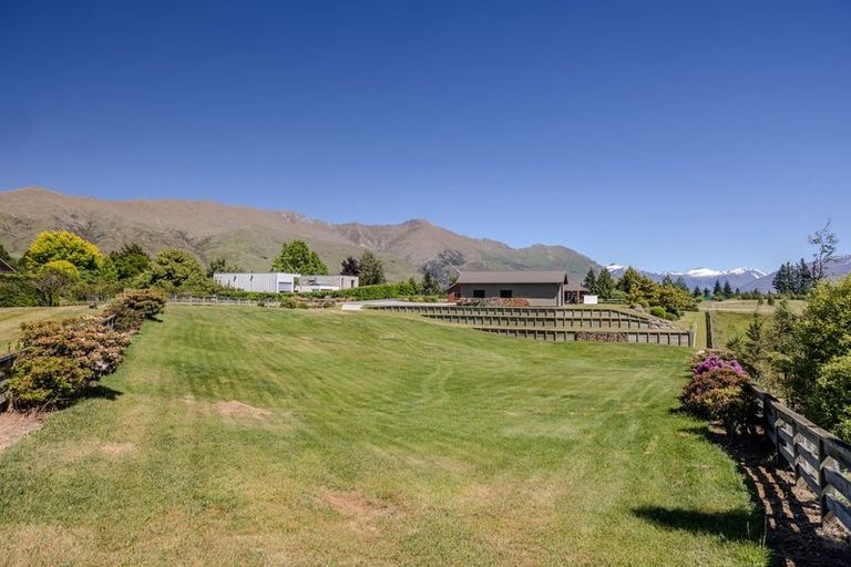 Photo of property in 90b Golf Course Road, Wanaka, 9305