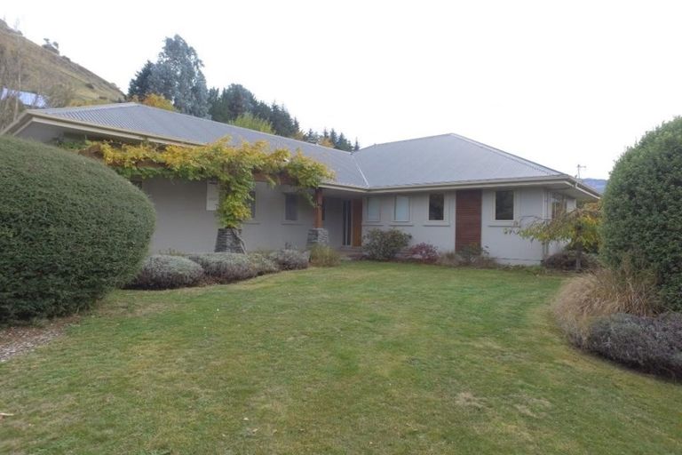 Photo of property in 6 Stowmore Lane, Lower Shotover, Queenstown, 9371