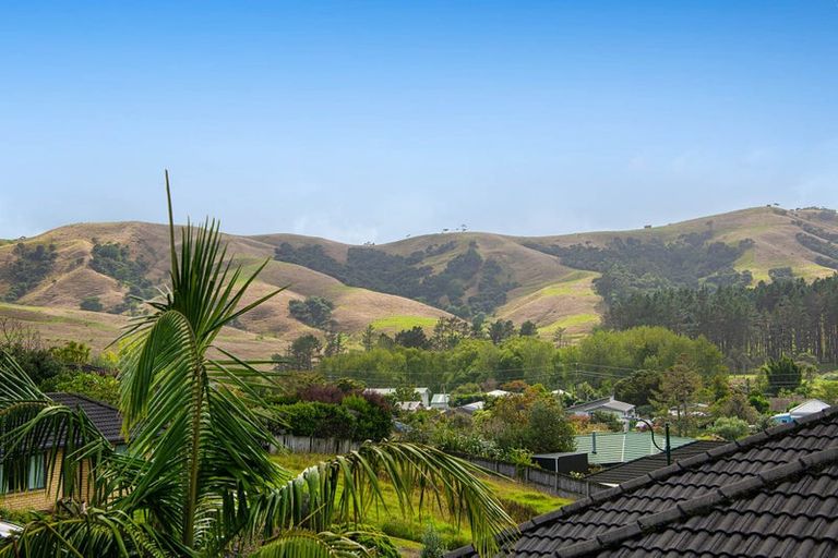 Photo of property in 19 Te Kauri Place, Helensville, 0800