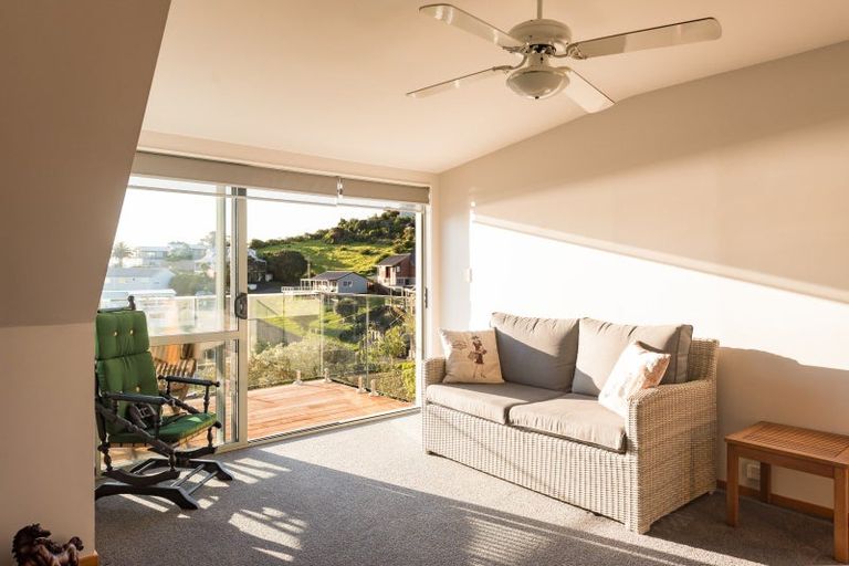 Photo of property in 15 Du Fresne Place, Russell, 0202
