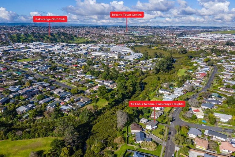 Photo of property in 42 Ennis Avenue, Pakuranga Heights, Auckland, 2010