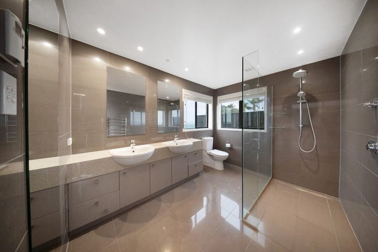 Photo of property in 84 Clovelly Road, Bucklands Beach, Auckland, 2012