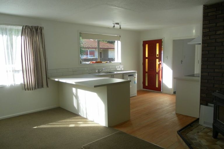 Photo of property in 18 Saunders Place, Redwood, Christchurch, 8051