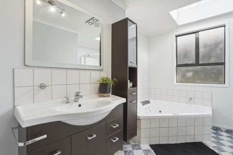 Photo of property in 360 Kaikorai Valley Road, Bradford, Dunedin, 9011