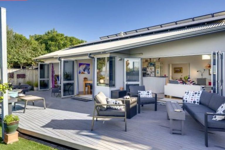 Photo of property in 130a Priestley Terrace, Bluff Hill, Napier, 4110