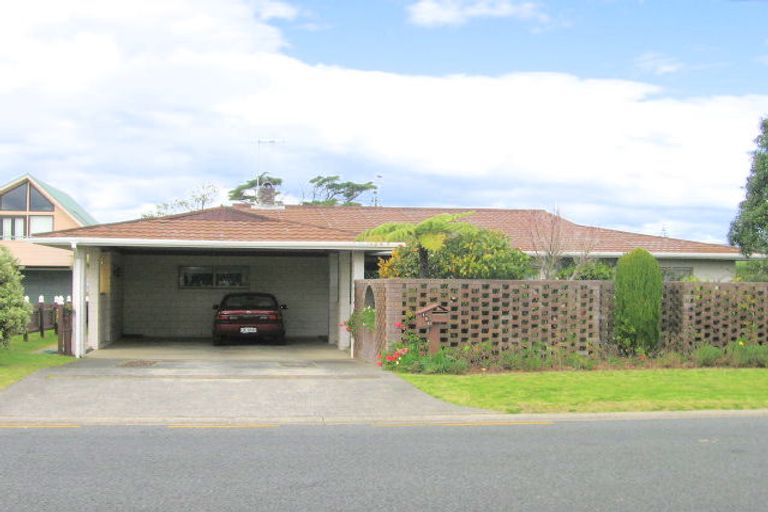 Photo of property in 120 Barbara Avenue, Whangamata, 3620