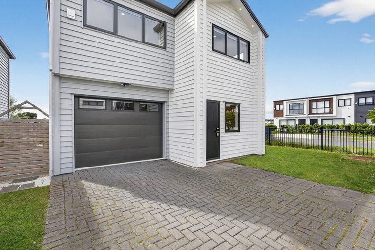 Photo of property in 27 Arahopu Place, Papakura, 2110