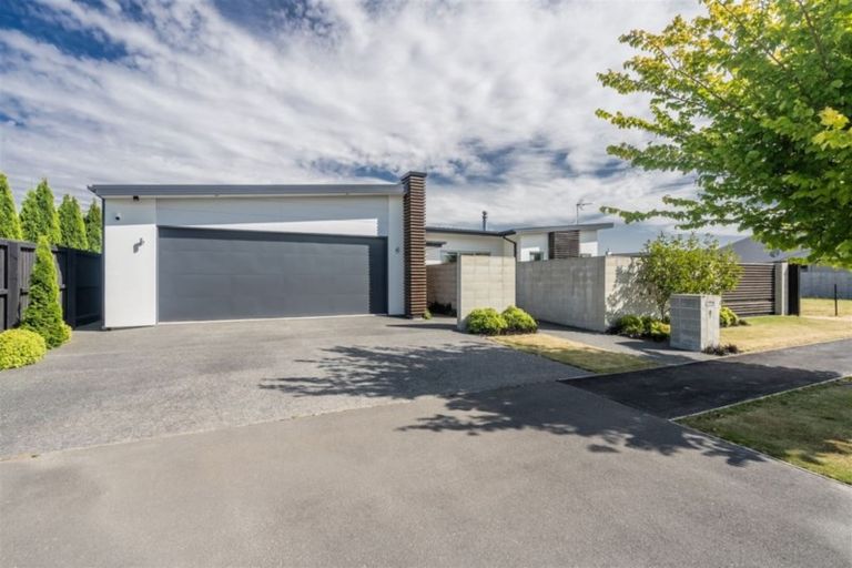 Photo of property in 9 Crown Close, Prebbleton, 7604