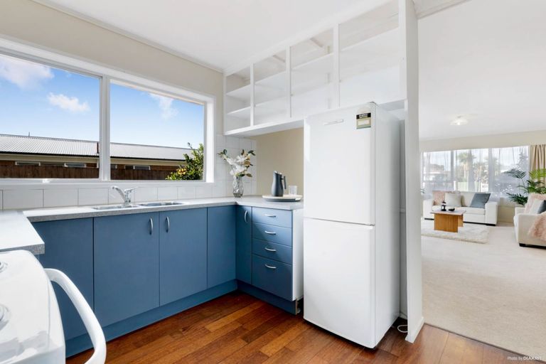 Photo of property in 1/105 Florence Avenue, Orewa, 0931