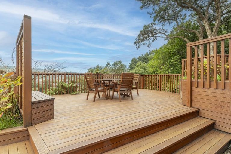 Photo of property in 11 Katarina Grove, Tawa, Wellington, 5028