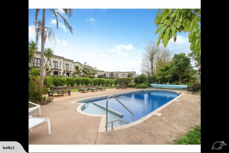 Photo of property in The Grange, 95/92 Bush Road, Albany, Auckland, 0632