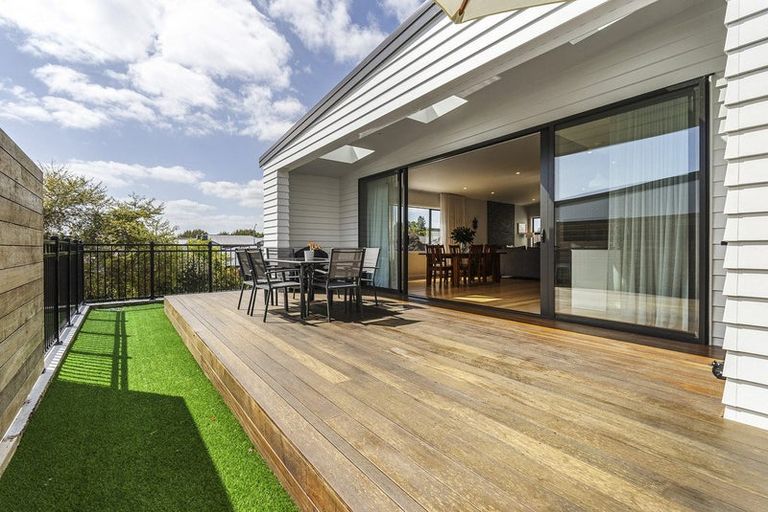 Photo of property in 7/2a Montrose Place, Highlands Park, New Plymouth, 4312