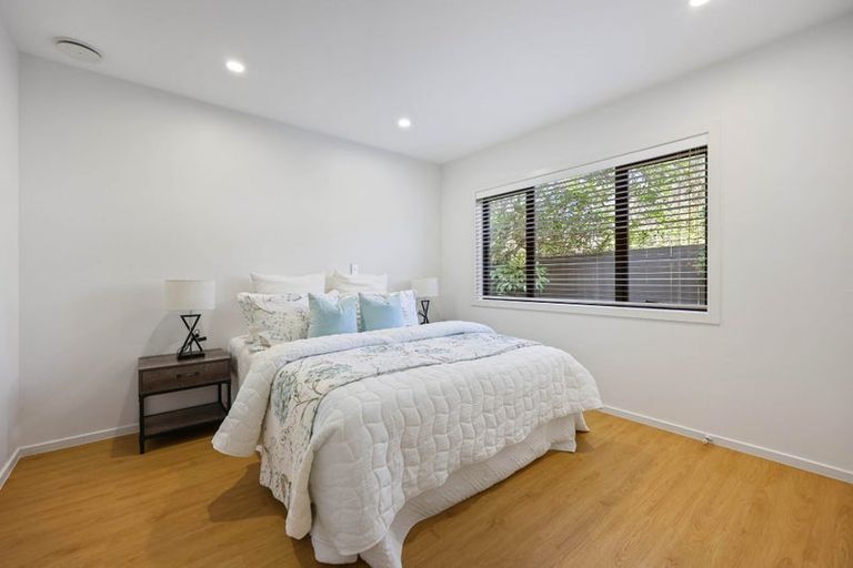 Photo of property in 2/30 Eastern Beach Road, Eastern Beach, Auckland, 2012