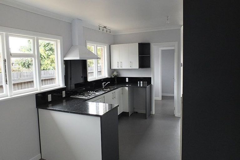 Photo of property in 124 Springs Road, Hornby, Christchurch, 8042